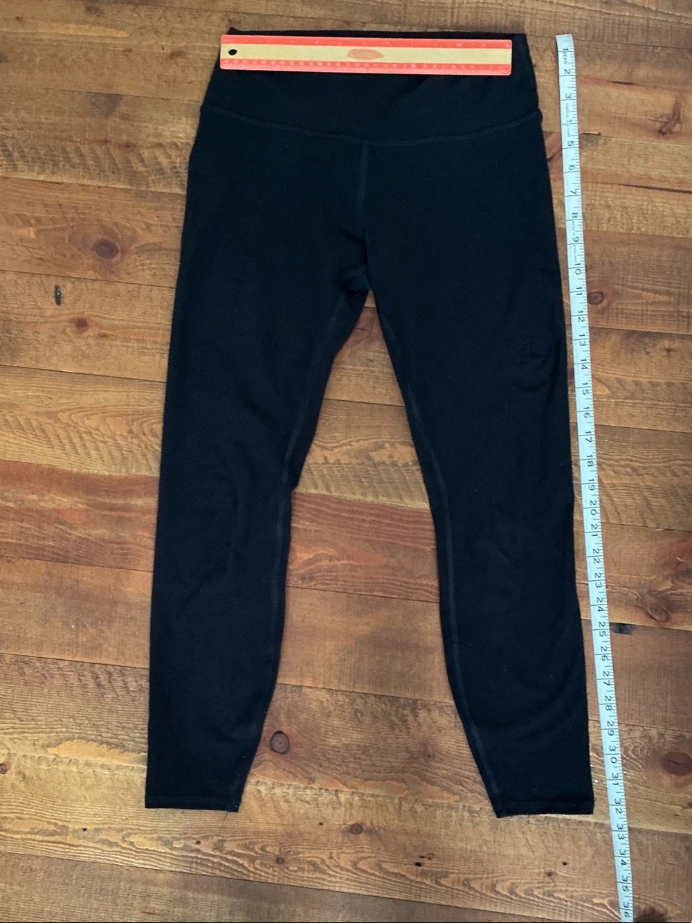 ALO Yoga Black High-Rise Leggings with Subtle Logo